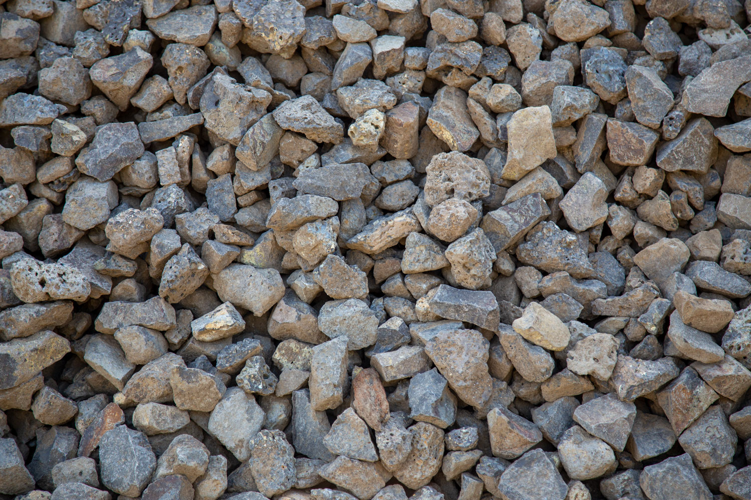 Highland Landscape Supply 1 1/2″ 2 1/2″ Basalt Chips