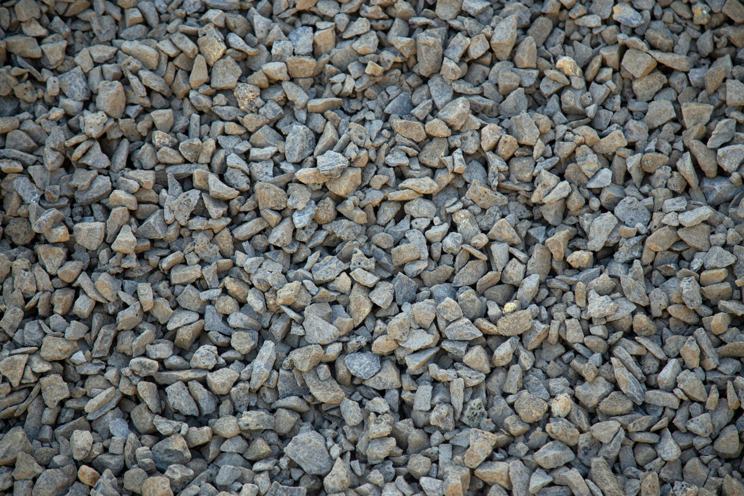 Highland Landscape Supply 1 1/4″ Basalt Chips